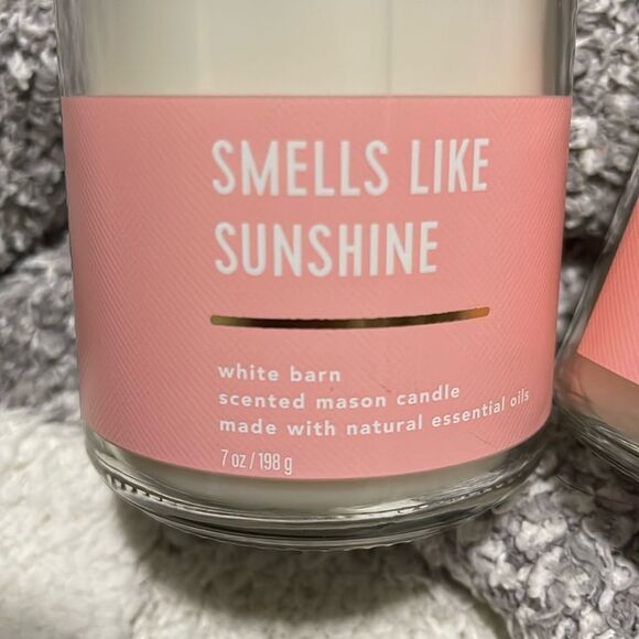 NWT- White Barn. Two “Smells Like Sunshine” 7oz Candles - Picture 2 of 4